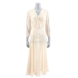 THE HAUNTING OF HILL HOUSE (T.V. SERIES, 2018) - Lot 728 - Nell Crain‘s Bent-Neck Lady Robe
