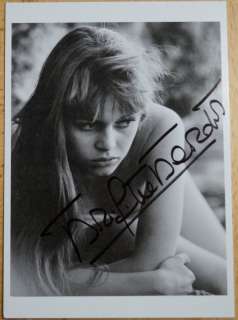 Fantastic Photograph of Brigitte Bardot "Nude" | Fantastic Photograph of Brigitte Bardot "Nude" - rare autograph card from 1955 , photo, signed in person by BB, from her Foundation | Catawiki