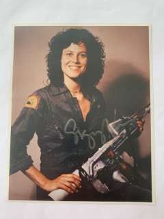Sigourney Weaver - Nice signed photograph from Alien | Catawiki