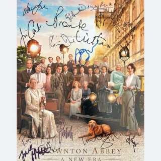 Downton Abbey - Signed by 18 Of The Cast | Catawiki