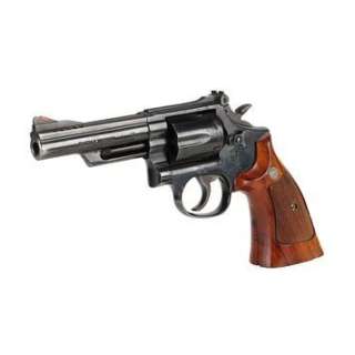 LETHAL WEAPON (1987) - Lot 247 - Detective Roger Murtaugh‘s (Danny Glover) Smith & Wesson Revolver