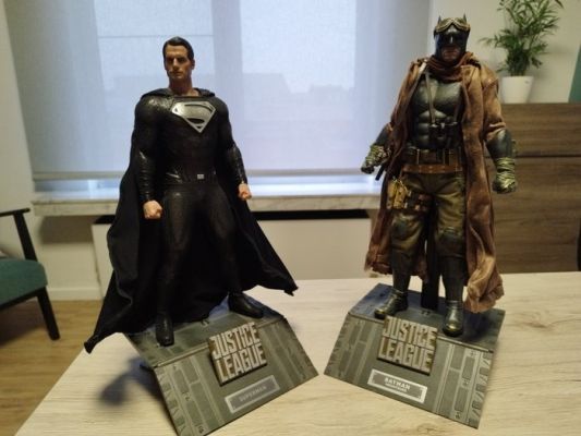 Hot Toys - Action figure Zack Snyder Justice League Hot Toys set. Black Suit Superman & Knightmare Batman - 2020+ | Catawiki