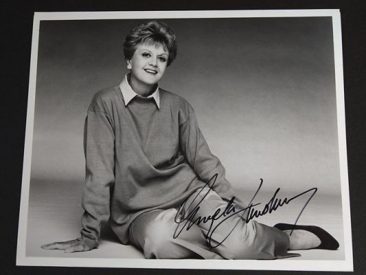 Murder, She Wrote - Signed by Angela Lansbury (+) with Letter of Authenticity - Photo, Autograph | Catawiki