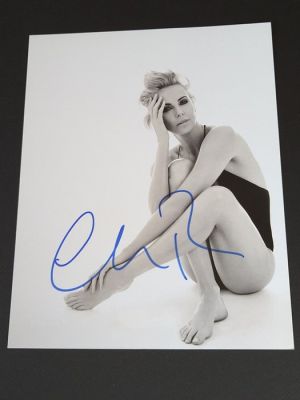 Hancock, Fast & Furious, Mad Max - Signed by Charlize Theron, with Letter of Authenticity - Photo, Autograph | Catawiki