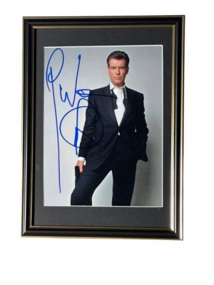 James Bond 007: Die Another Day - Pierce Brosnan 8x10 photo -James Bond - Framed | Catawiki