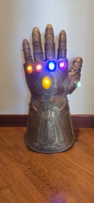 Marvel: Avengers - Hasbro - - Movie prop Gauntlet Thanos Avengers Marvel Premium | Catawiki