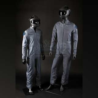 ENDER‘S GAME - Lot 61 - Pair of Drone Pilot Uniforms 01