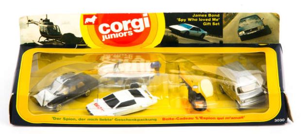 Lot 2418 - James Bond 007 - Corgi Juniors No. 3030 James Bond The Spy Who Loved Me gift set, comprising of… | Ewbank’s
