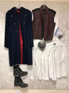 "Superhero Show" - Complete savage outfit with mask | Direct Liquidation