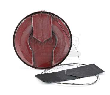 The Gifted - Lot 6 - Polaris‘ Magnetized Hero Medallion