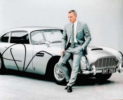 James Bond 007: Skyfall | James Bond 007: Skyfall - Signed by Daniel Craig (007) - with COA | Catawiki