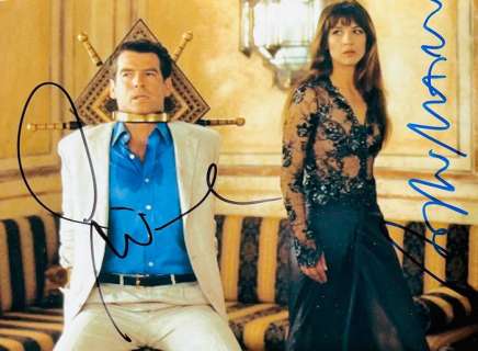 James Bond 007: The World is Not Enough - James Bond 007: The World is Not Enough - Double signed by Pierce Brosnan (007) and Sophie Marceau (Elektra) with COA