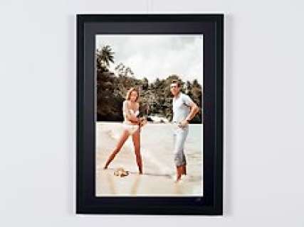 Sean Connery & Ursula on the Beach 1962, James Bond 007: Dr. No | James Bond 007: Dr. No, Sean Connery & Ursula on the beach 1962 - Fine Art Photography - Luxury Wooden Framed 70X50 cm - Limited Edition Nr 01 of 30 - Serial ID 20054 - - Original Certificate (COA), Hologram Logo Editor and QR Code | Catawiki