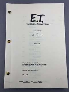 ET the Extra-Terrestrial (1982) - ET the Extra-Terrestrial (1982) - Dee Wallace, Henry Thomas and Peter Coyote - Universal Pictures