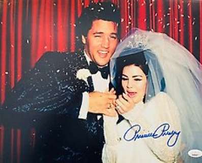Priscilla Presley - Signed Photo ( 28X35 Cm ) with Coa Jsa | Priscilla Presley - Signed Photo ( 28x35 cm ) with COA JSA | Catawiki