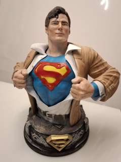 Superman - Beautiful, handpainted Bust (31 cm high) - Alex Ross | Catawiki