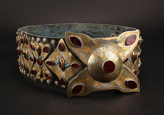Dungeons & Dragons | Ornate Belt | Propstore (Buy Now)