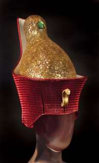 Lot 479 - Elizabeth Taylor crown and royal dome from Cleopatra