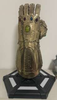 The Avengers - Thanos - Infinity Gauntlet Lifesize, in Metal with Lights - by di Agostini - Figure - | Catawiki