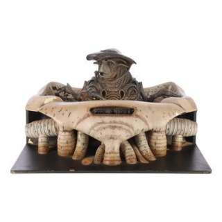 FARSCAPE (T.V. SERIES, 1999-2003) - Lot 137 - Light-up Maquette of Pilot at Moya‘s Console