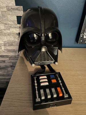 Star Wars - George Lucas - Darth Vader helmet with Sound effects/Voice Transformer (2004) - LucasFilm Ltd. | Catawiki