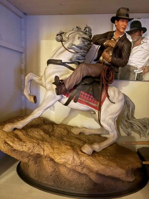 Sideshow Toys - Action figure - Raiders of the Lost Ark - Indiana Jones on Horse - Premium Statue | Catawiki