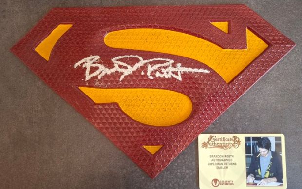 Superman Returns - Logo/Emblem signed by Brandon Routh (Superman) - Celebrity Authentics COA | Catawiki