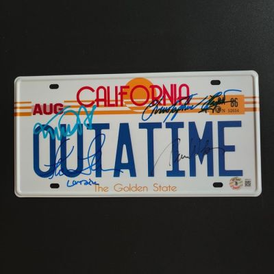Back to the Future - Michael J. Fox, Christopher Lloyd, Lea Thompson & Tom Wilson - Quad Signed "OUTATIME" License Plate | Catawiki