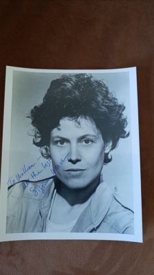 sigourney weaver - Fotografía Firmada | Catawiki