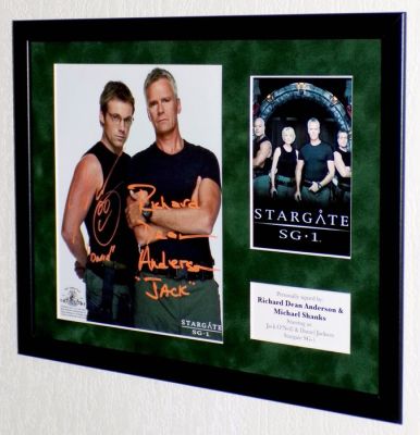 Stargate SG-1 - Richard Dean Anderson & Michael Shanks (Jack & Daniel) Premium Framed, signed, COA & Photo signing