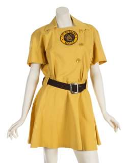 LORI PETTY A LEAGUE OF THEIR OWN WORN COSTUME WITH SIGNED PHOTOGRAPH | Julien’s