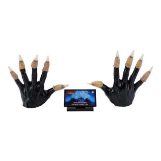 FRIGHT NIGHT (1985) - Lot 1109 - Jerry Dandridge‘s (Chris Sarandon) Vampire Fingertips Display