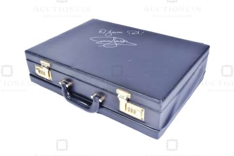 ONLY FOOLS & HORSES - TO HULL & BACK SIGNED BRIEFCASE | Auctioneum Ltd
