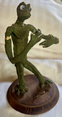 VINTAGE ORIGINAL PRIMEVALS STOP MOTION LIZARDMAN PUPPET ON BASE EXTREMELY RARE!