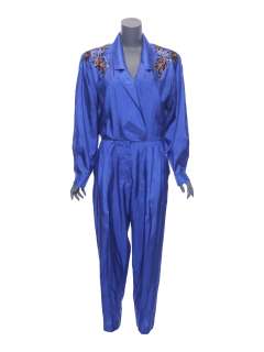 THE GOLDBERGS - Beverly Goldberg‘s (as played by Wendi McLendon-Covey) "Moms Need Other Moms" Blue Jumpsuit