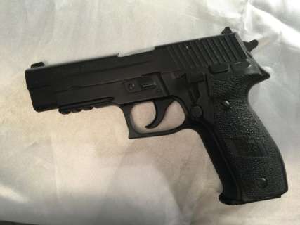 Resident Evil: Retribution (2012) - Michelle Rodriguez Stunt Pistol | Hanlin Auction Service