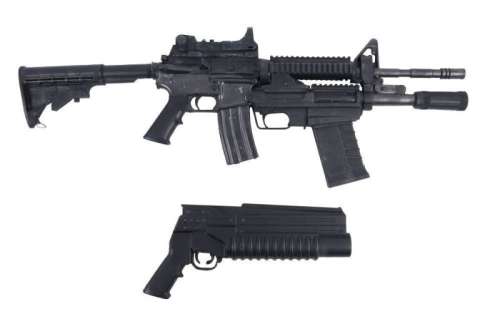 Lot 131 - TERMINATOR SALVATION | CHRISTIAN BALE "JOHN CONNOR" M4 RIFLE AND GRENADE LAUNCHER PROPS