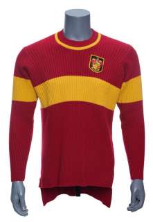 HARRY POTTER AND THE SORCERER‘S STONE (2001)/HARRY POTTER AND THE CHAMBER OF SECRETS (2002) - Lot #675 : Gryffindor Quidditch Sweater