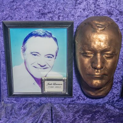 Lot 1100 - Jack Lemmon Life Mask | misc / divers