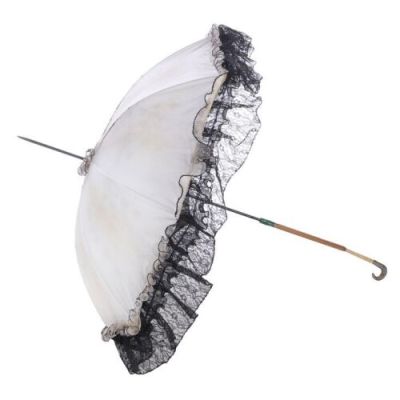 Ryan’s Daughter (1970) | Lot 329 : Rosy Ryan’s (Sarah Miles) Flying Parasol | Propstore