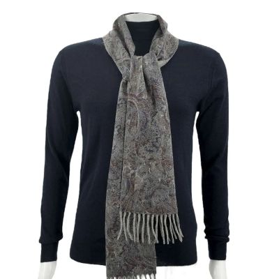 Play Dirty Parker Screen Worn Sweater & Scarf Ch 13 Sc R211 | VIP Fan Auctions