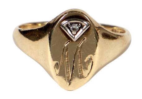Lot 1045 - Marilyn Monroe "Seven Year Itch" Owned & Worn 10kt Gold Engraved "M" Ring