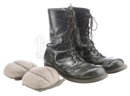 GHOSTBUSTERS (1984) - Lot 304 - Egon Spengler‘s (Harold Ramis) Boots & Elbow Pads