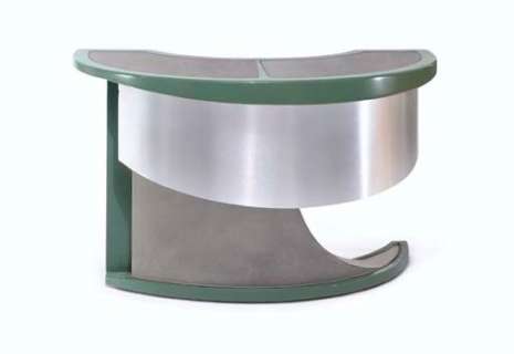 Star Trek - Lot 288 - CAPTAIN JANEWAY‘S READY ROOM DESK