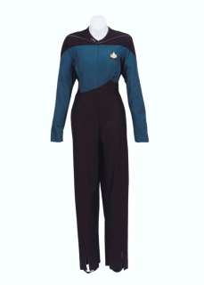 Star Trek: The Next Generation - Lot 658 - BEVERLY CRUSHER‘S FIRST SEASON-STYLE STARFLEET UNIFORM