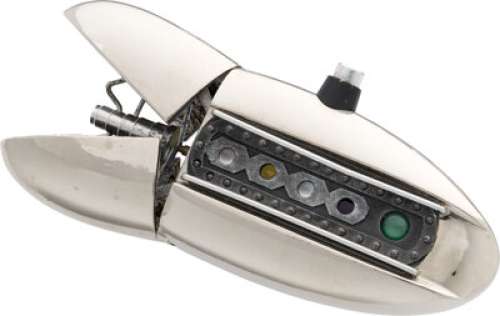 Men in Black (Columbia, 1997), Tommy Lee Jones "Agent K" Soil Analyzer.