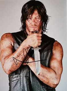 Norman Reedus As Daryl Dixon in Walking Dead | Norman Reedus as Daryl Dixon in Walking Dead - Signed Autographed Photo 10x8 in | Catawiki