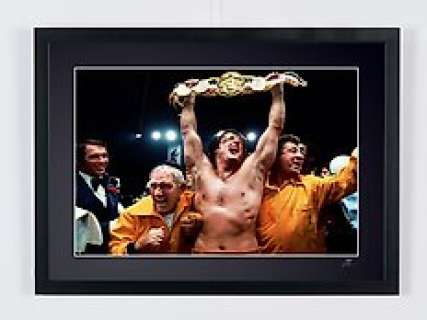 Rocky II (1979) - Sylvester Stallone | Rocky II (1979) - Sylvester Stallone - Fine Art Photography - Wooden Framed 70X50 cm - Limited Edition Nr 03 of 20 - Serial ID 20534 - Original Certificate (COA), Hologram Logo Editor and QR Code | Catawiki