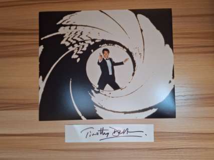 James Bond 007: Licence to Kill - Timothy Dalton - signed Card - perfect for Framing, Autogramm, photo - with b’bc holographic COA | Catawiki