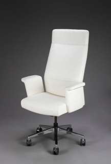 "HERO" STARFLEET COUNCIL CHAIR | Julien’s